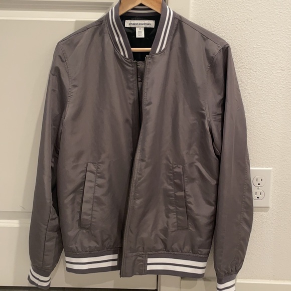 Amazon Essentials Men's Lightweight Bomber Jacket - Picture 7 of 7